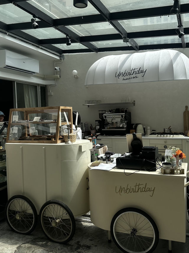 Unbirthday cafe