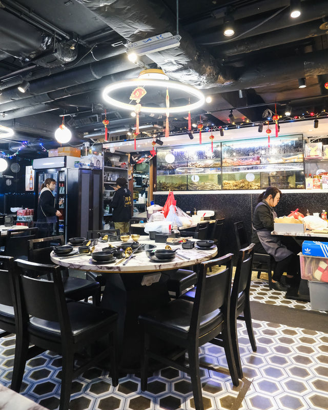 訪新店繼續超鮮活任食海鮮火鍋