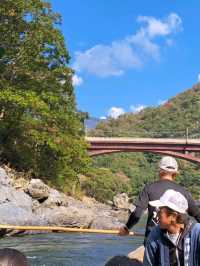 京都嵐山乘坐〔保津川遊船〕暢遊自然美景