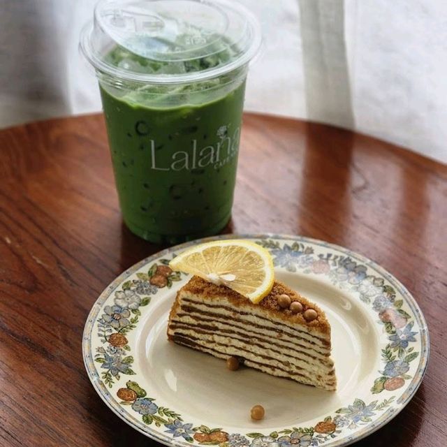 Lalana Cafe คาเฟ่สไตล์มินิมอล
