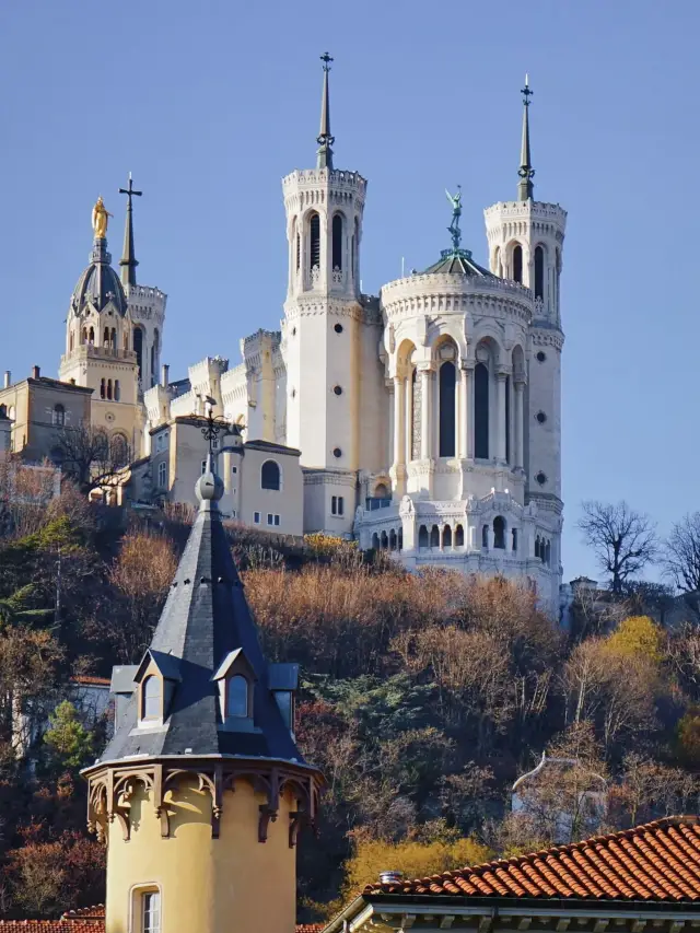 Notre-Dame de Fourvière: A Stunning Landmark Overlooking Lyon