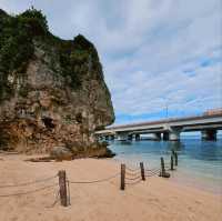 【沖繩】神社建造在海浪拍打的岸邊的巨大珊瑚礁之上