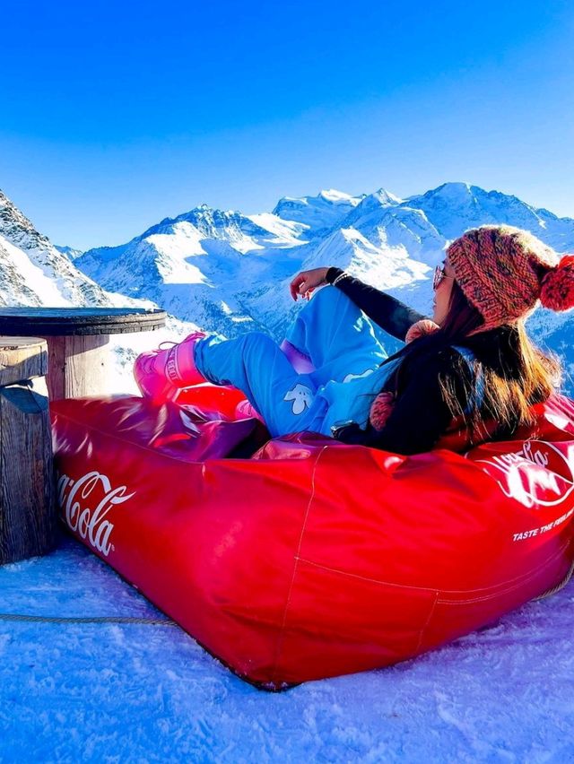 ⛷️ Skiing in the Alps: A Winter Wonderland of Adventure & Beauty 🏔️❄️