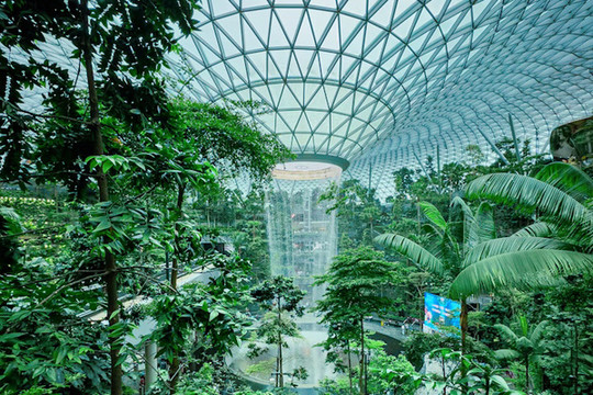 24時間営業の複合施設】JEWEL | Trip.com シンガポール