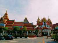 泰國曼谷湄南河畔著名古跡皇家寺廟景點：Wat Sai Mai，金黃色華麗寺廟建築群，適合打卡拍照📸冥想