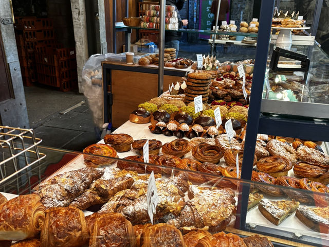 Top Must-Try Foods at Borough Market, London