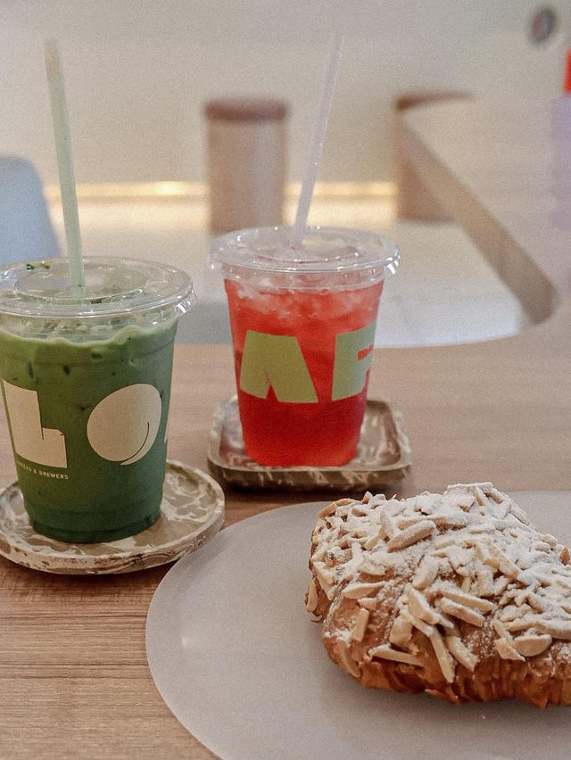LOAF BAKERS & BREWERS : คาเฟ่พัทยา