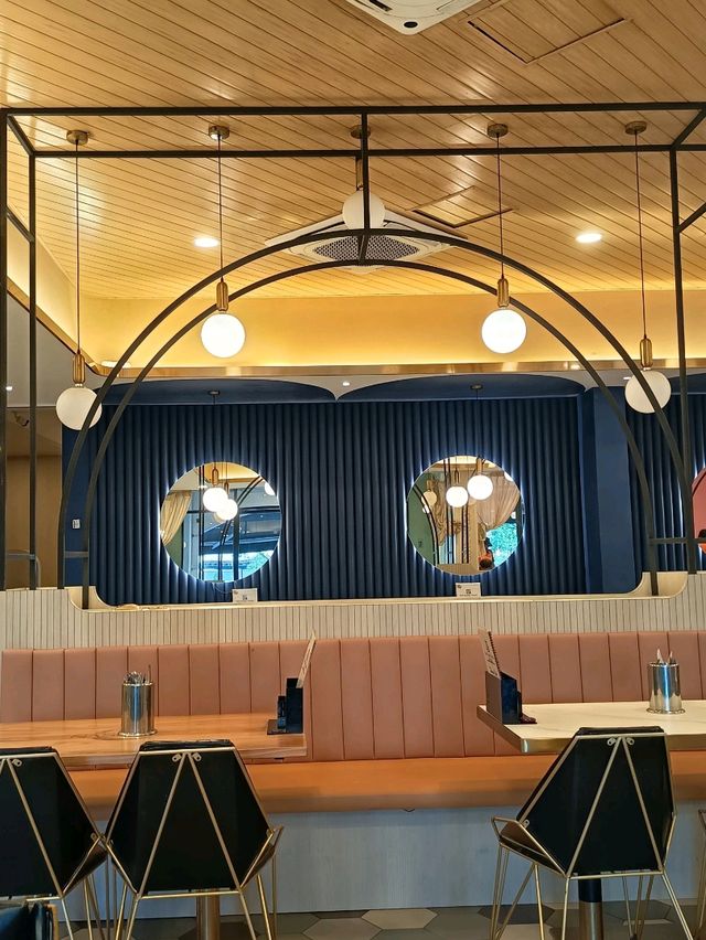 Cosy Cafe for Typical Malaysian Breakfast 