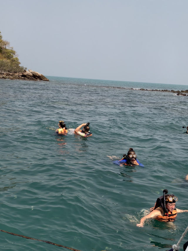 🌿 หนีความวุ่นวาย มาพักใจที่หาดสอ ชายหาดสุดสงบ! 🏝