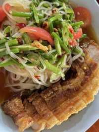 ส้มตำเจ๊ลักษณ์ แหลมสิงห์ จันทบุรี