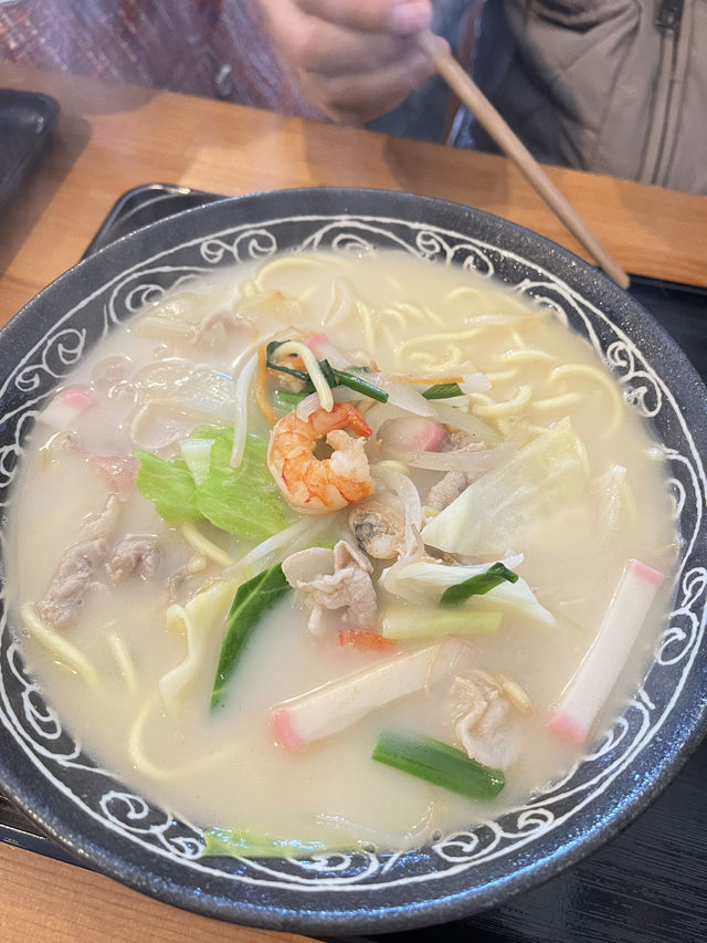 대마도 히타카츠항 근처 일본 가정식 큐베이