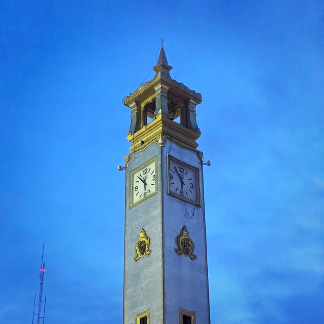 หอนาฬิกาบ้านโป่ง 🕰️