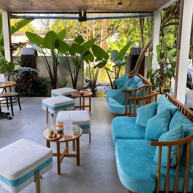 lovely hangout