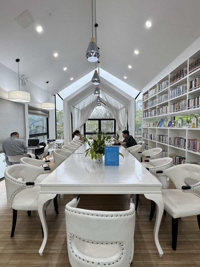【深圳十大圖書館】 棲息圖書館真係好靚😌真正心靈棲息地