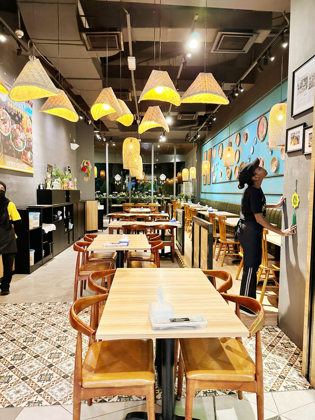 Savor Sustainable Nyonyan Cuisine at Kakatoo, The Starling Mall