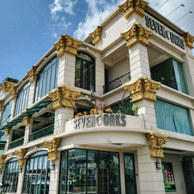 Seven Oaks Bakery Cafe in JB