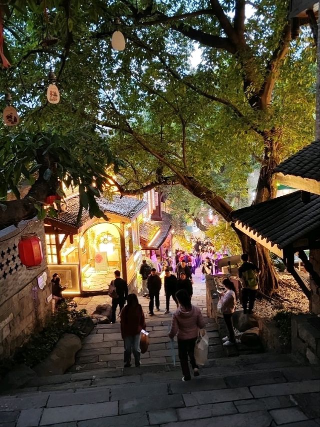 網紅打卡景點-重慶十八梯傳統風貌區