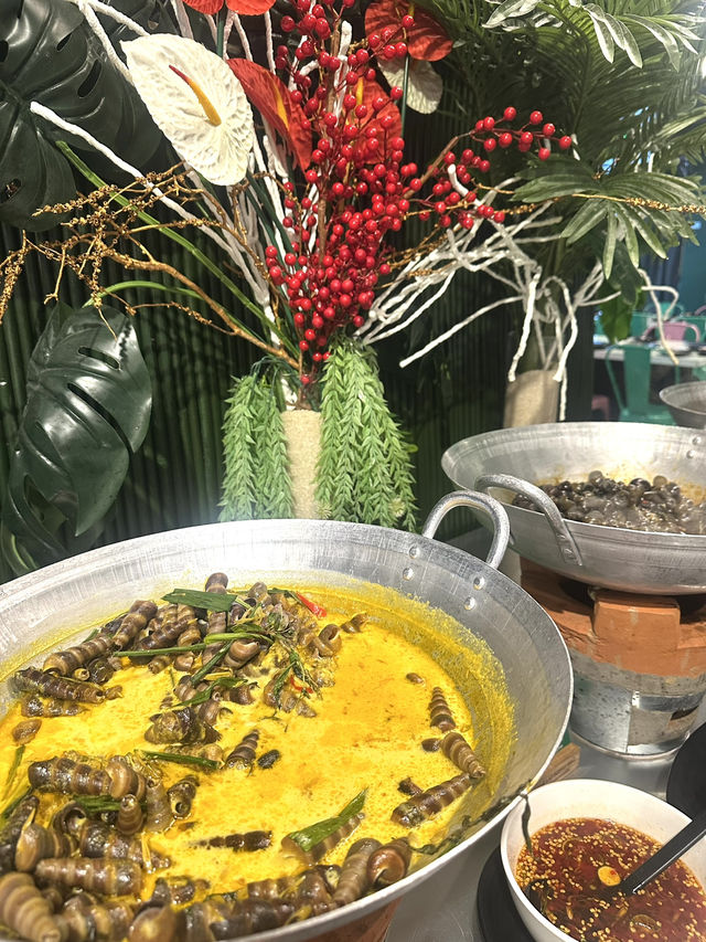 最新！ベトナム🇻🇳ニャチャンで気軽に食べれるシーフードビッフェ