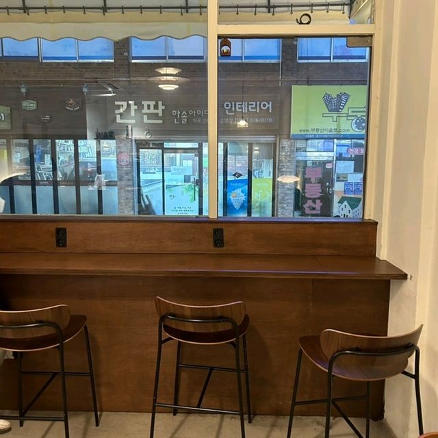 [🇰🇷ソウル] ドマコピ（더머커피） – コーヒーとフィナンシェが絶品のシンダエバン・カフェ