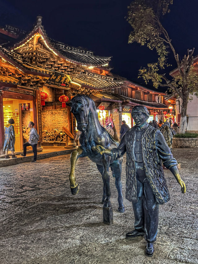 Timeless Stone Paths: A Spring Stroll Through Lijiang Old Town