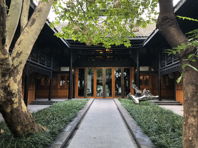 下塌｜地板中的天花板？｜The Temple House Chengdu