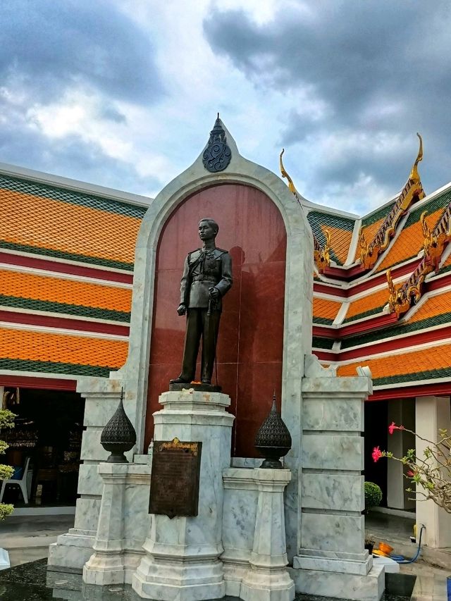 เที่ยวชมพระอุโบสถวัดสุทัศน์