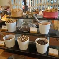 Chocolate Buffet แสนอร่อยที่ Movinpick Hotel