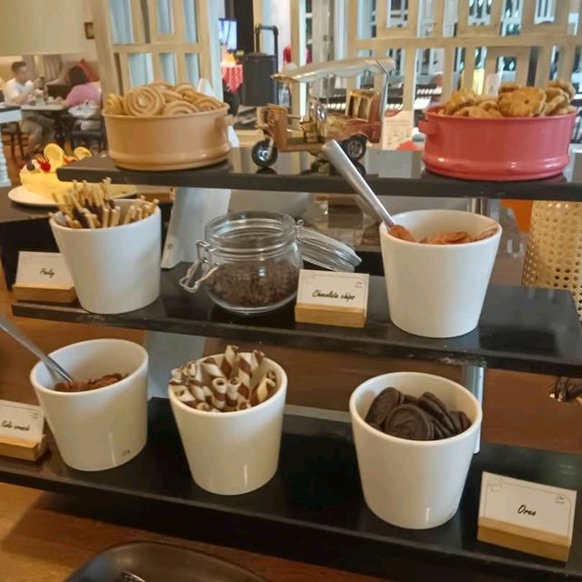 Chocolate Buffet แสนอร่อยที่ Movinpick Hotel