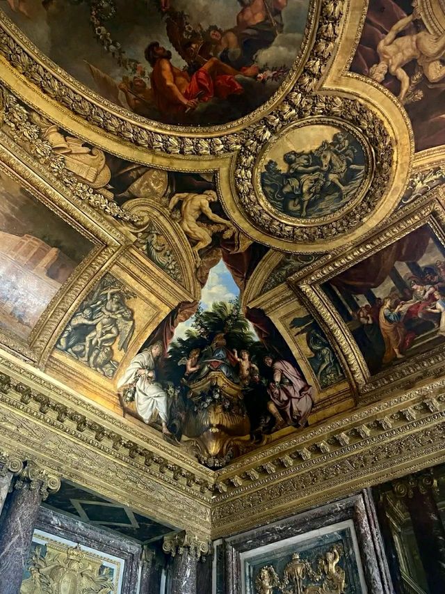 Palace of Versailles – A Journey into Royal Grandeur