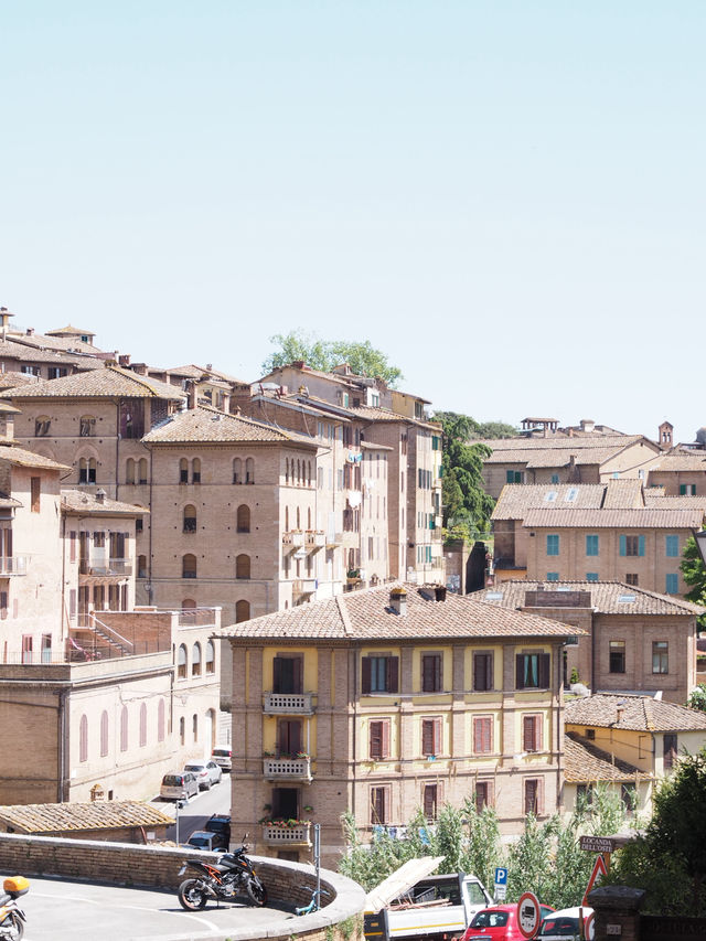 イタリアの世界遺産の中世の街　シエナ