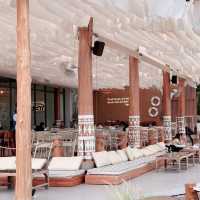 Luca Beach Club Sichon คาเฟ่และร้านอาหารริมทะเล