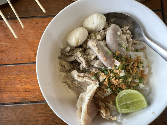 มิถุนา ก๋วยเตี๋ยวต้มยำมะนาวสด ชัยพฤกษ์