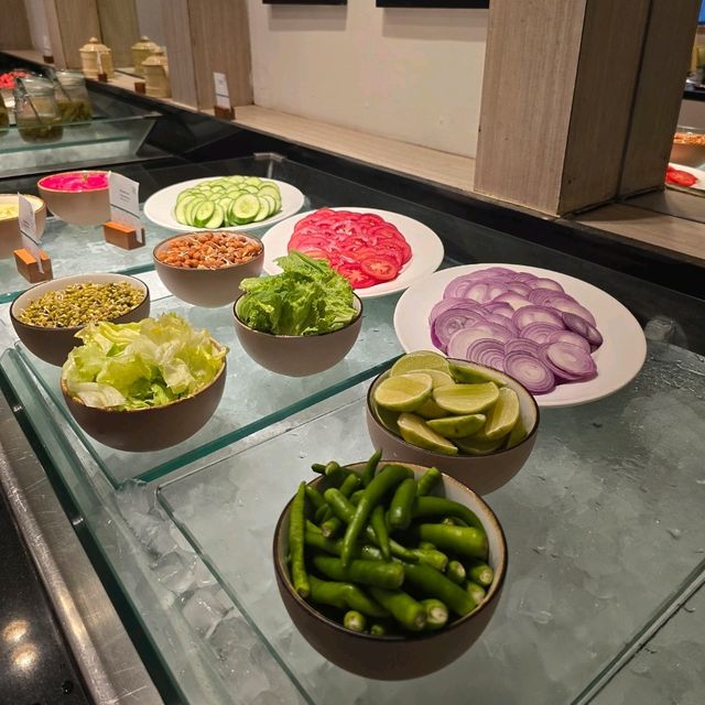 North 27 serves global cuisine buffet