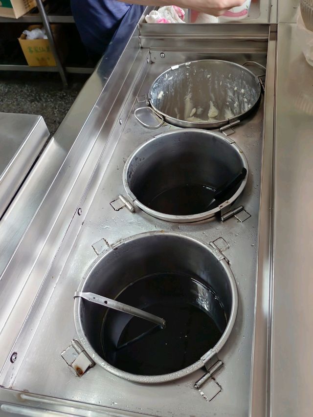 #新莊輔大美食 ，一口入魂雞白湯拉麵&輔大興德屏東夜市豆花