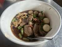 ก๋วยเตี๋ยวป้าติ๊ดหมูเลียง ท่าใหม่