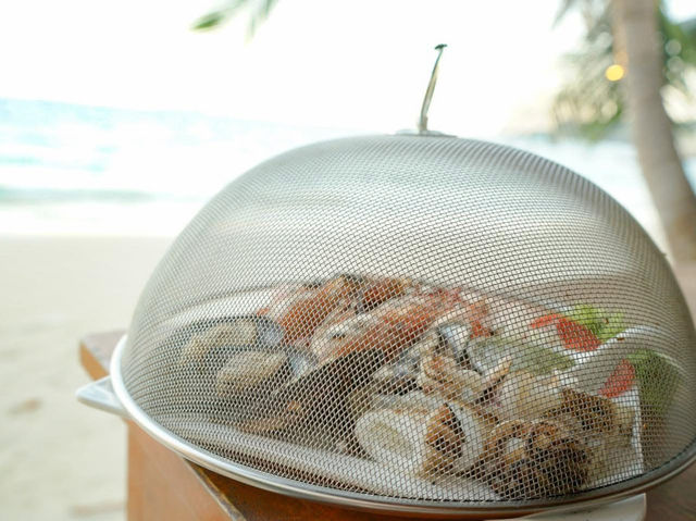 นั่งชิล ริมทะเล ที่เกาะเสม็ด samed seaside