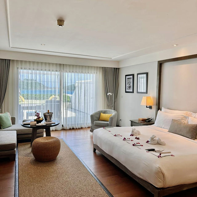 หนีความวุ่นวายมาใช้ชีวิตช้าๆที่The Nai Harn Phuket