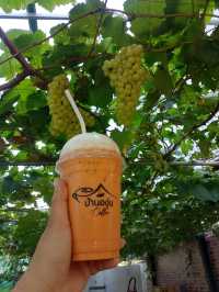 บ้านองุ่น Coffee