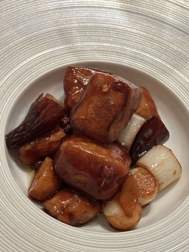 Experience Sichuan Fine Dining at Silver Cottage 1933 in Hong Kong 🇭🇰 