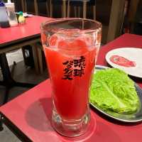 🔥沖繩燒肉初體驗｜琉球パラダイス：重口系拉麵搭配啤酒燒肉，觀光客友善的一站式晚餐選擇！