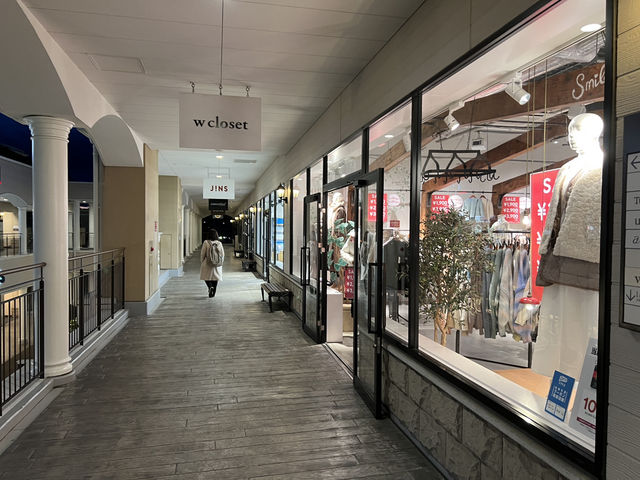 🛍️🎄 Festive Finds and Premium Picks: A Relaxed Day at Sendai Izumi Outlets