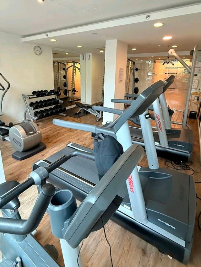 🏨✨ Holiday Inn Express JB – Smart Comfort Close to Central JB! 🇲🇾