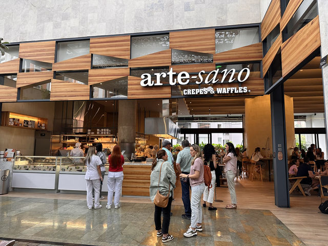 【Artesano Amsterdam Plaza by Crepes & Waffles｜シングルマザー応援カフェ】