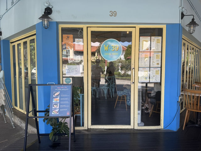 🐾 Paws & Pasta at W39 Bistro & Bakery – A Chill Spot for You and Your Pup