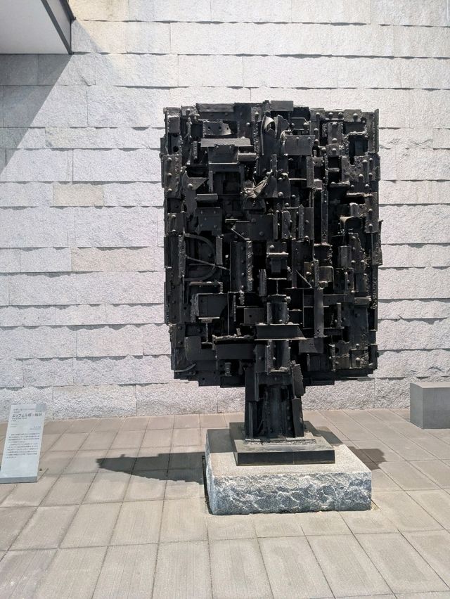 神戶 | 兵庫縣立美術館，安藤忠雄代表性的清水模建築