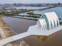 從鹽堆到婚紗聖地：探索北門水晶教堂的光影魔法