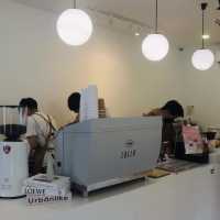  Coming Home Café – ราไวย์ ภูเก็ต