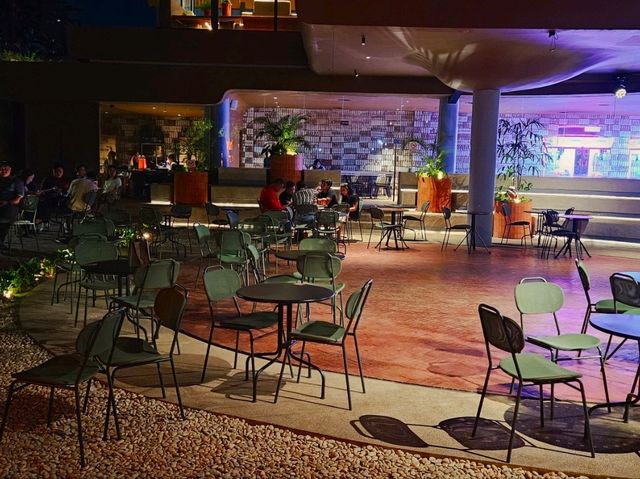 I found a nice place to chill at Kelapa Gading at night