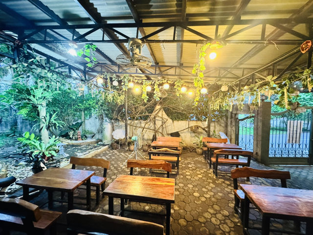 Chill by the Lake at Mealia Café