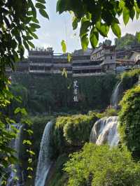 What's Furong Town like before night fall?